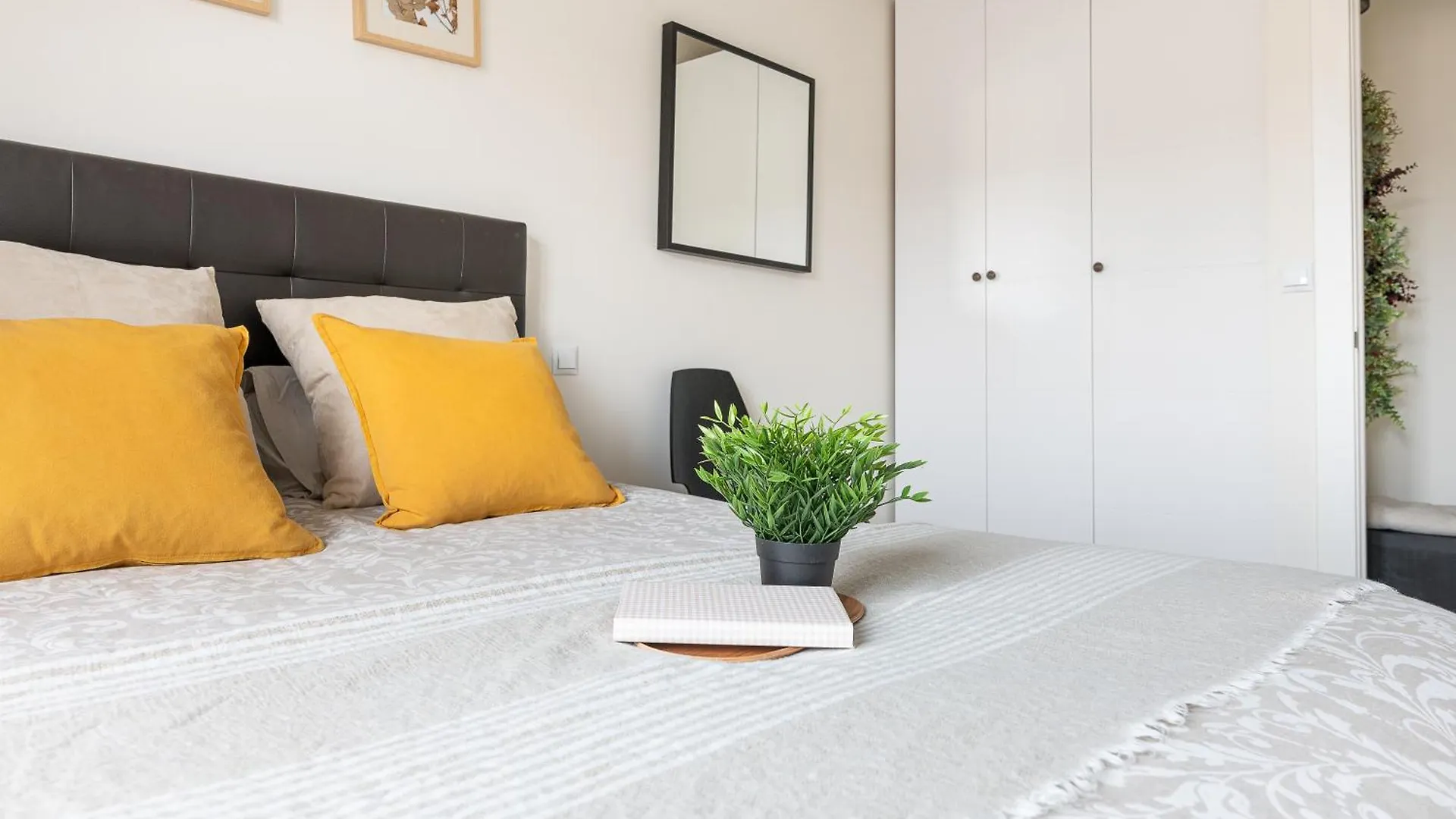 Santander Centro Apartment Spain